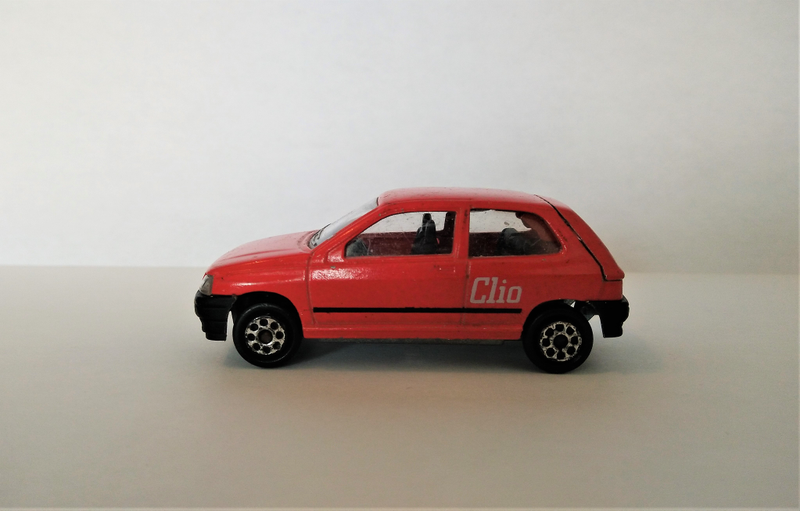 Illustration for article titled French Friday: The First Clio